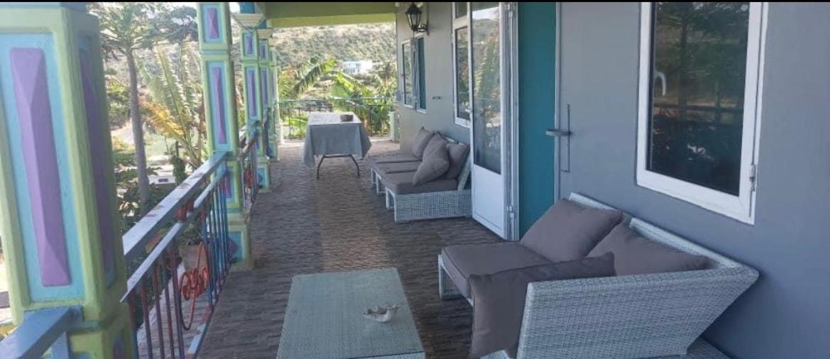 Tilapasse Resto & Guest House Port South East Экстерьер фото