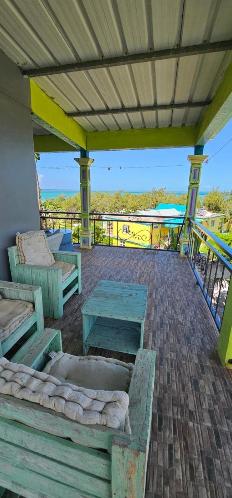 Tilapasse Resto & Guest House Port South East Экстерьер фото